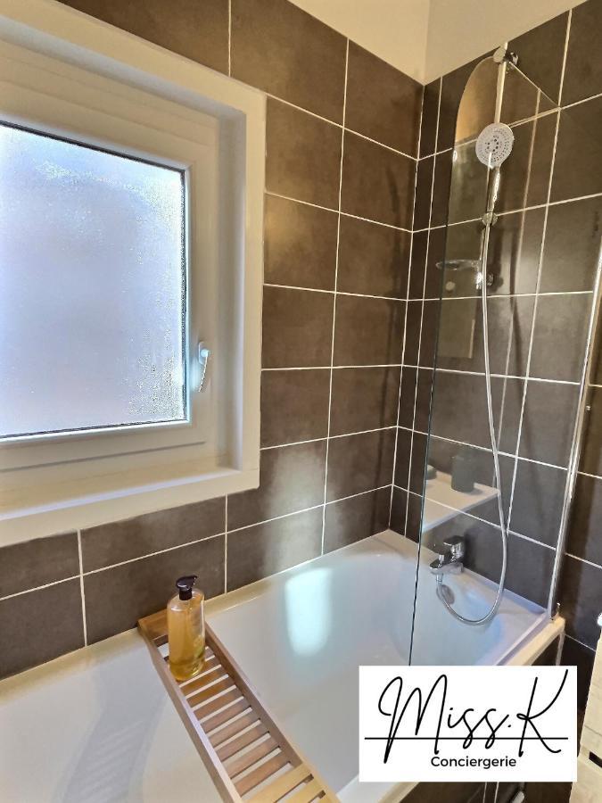 "La Fenetre Sur Le Marche" De Miss.K Conciergerie Apartment Chatillon-sur-Chalaronne Exterior photo